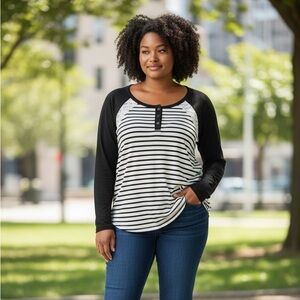 Moa Moa Black and White Striped Long‎ Sleeve Top